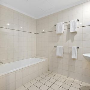Deluxe One Bedroom Apartment